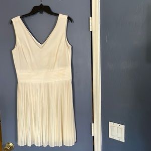 Kenar sleeveless dress S 12 v neck excellent condition pleated Gorgeous USA